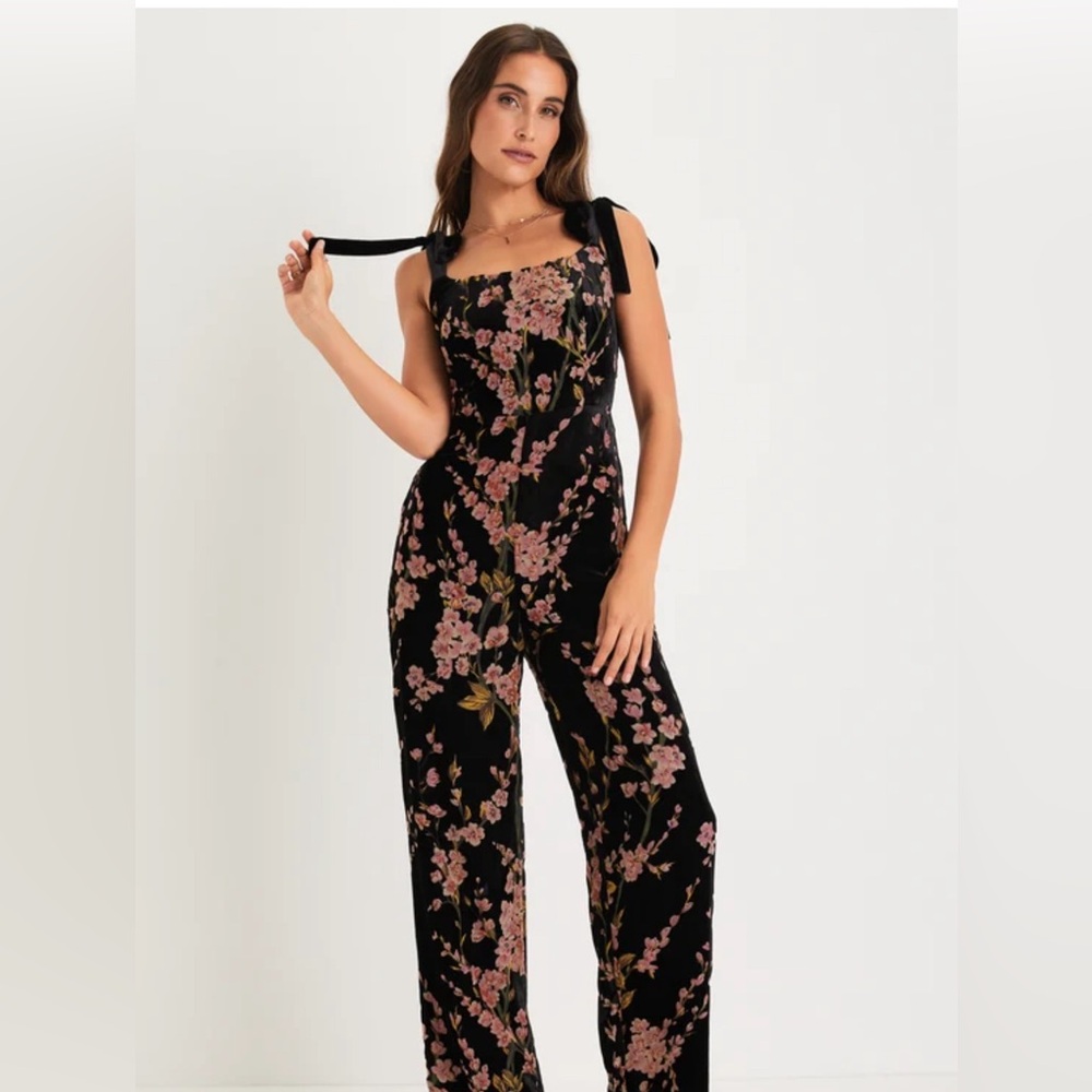 Lulus NWT floral Jumpsuit